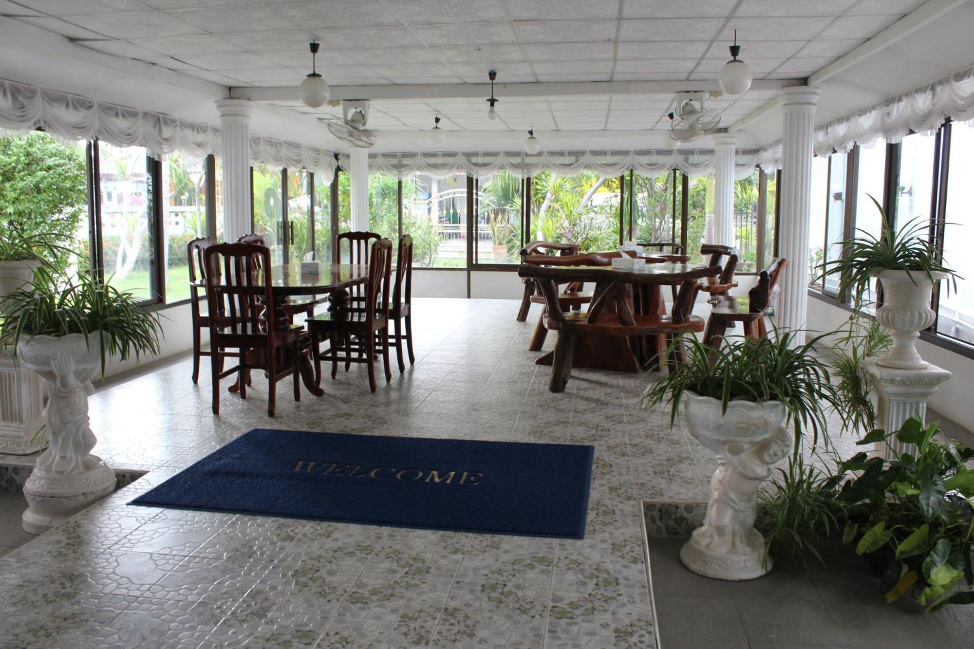 White Elephant Resort Surin Bagian luar foto