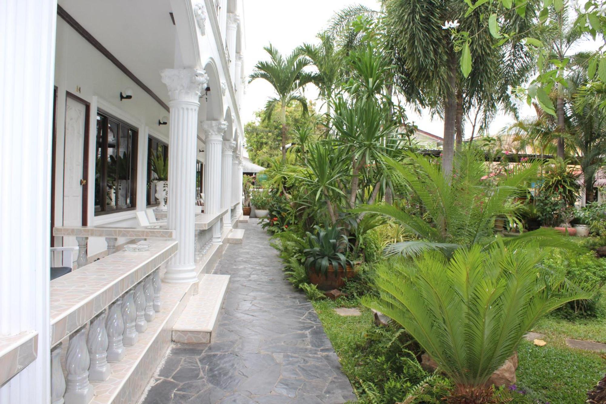 White Elephant Resort Surin Bagian luar foto