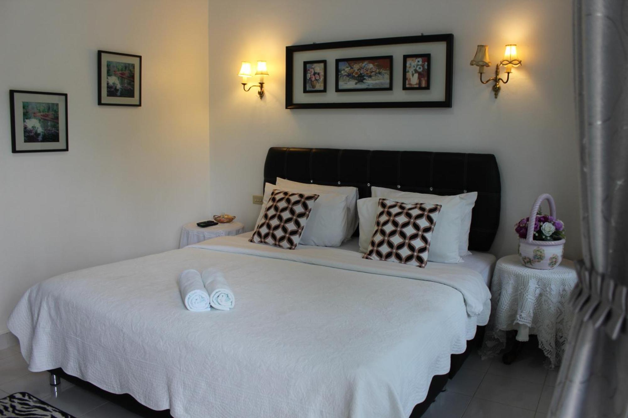 White Elephant Resort Surin Bagian luar foto