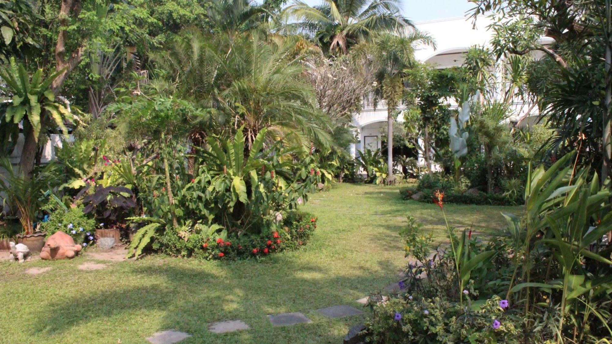 White Elephant Resort Surin Bagian luar foto